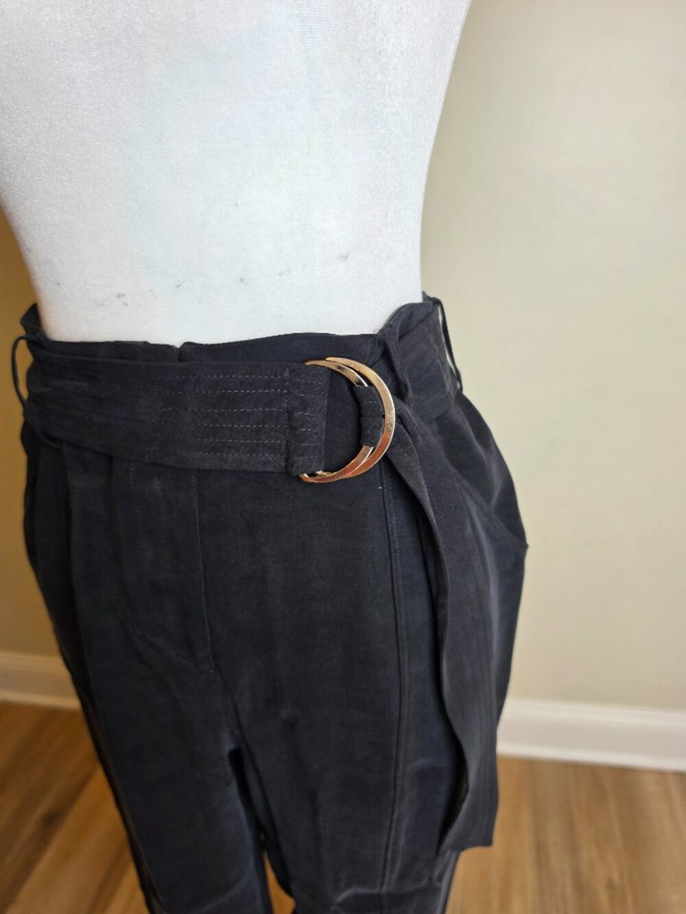 INTERMIX Black Belted Pant - size 2 - Picture 6 of 9